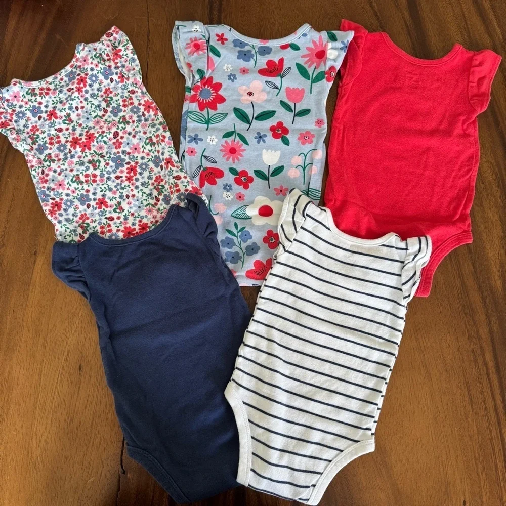 Carter’s Bundle of 5 Floral, Striped, Red, White and Blue Bodysuits Size 6M